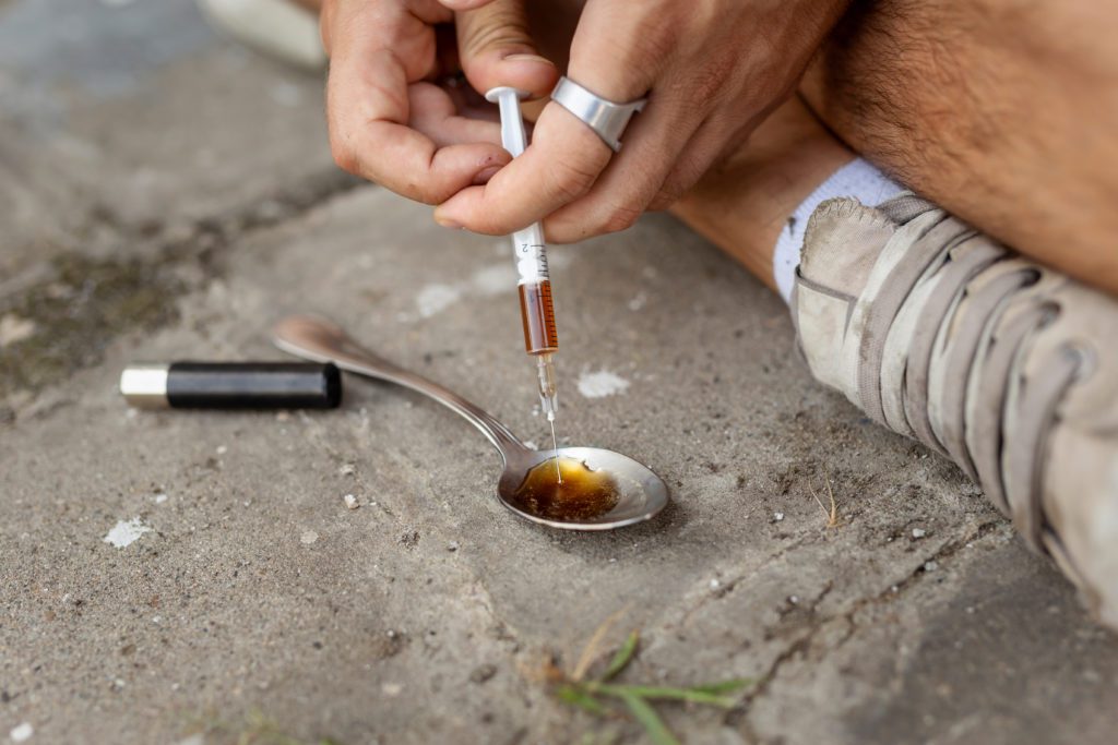 What Are The Signs of Heroin Addiction?