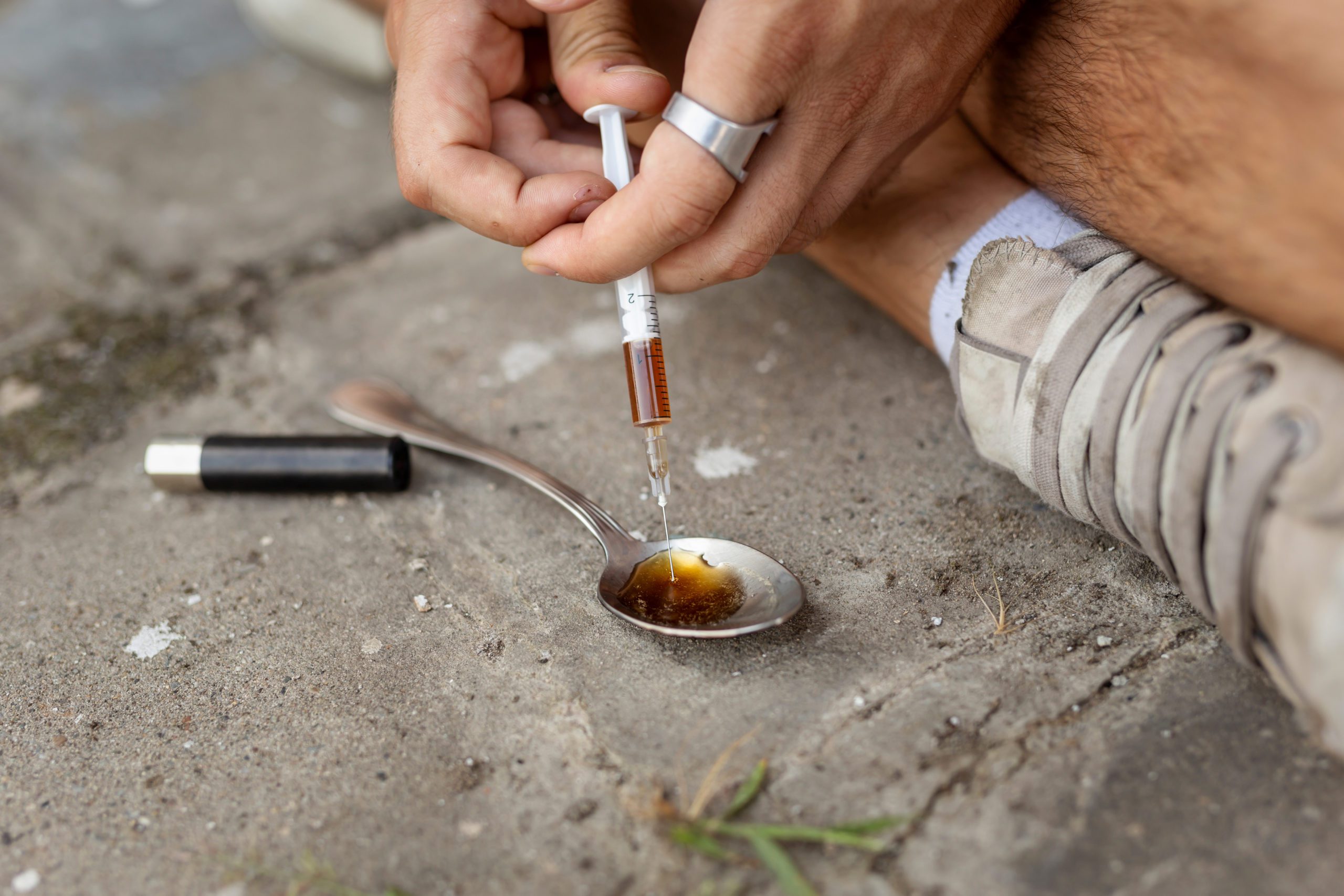 What Are The Signs of Heroin Addiction